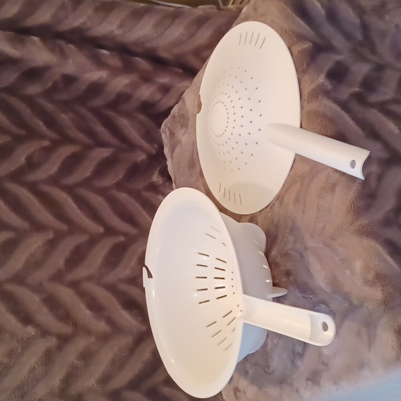 Tupperware double colander - Picture 2 of 3